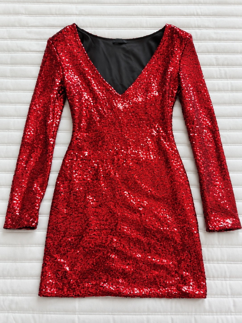 Red Sequin Long-Sleeve V-Neck Party Dress